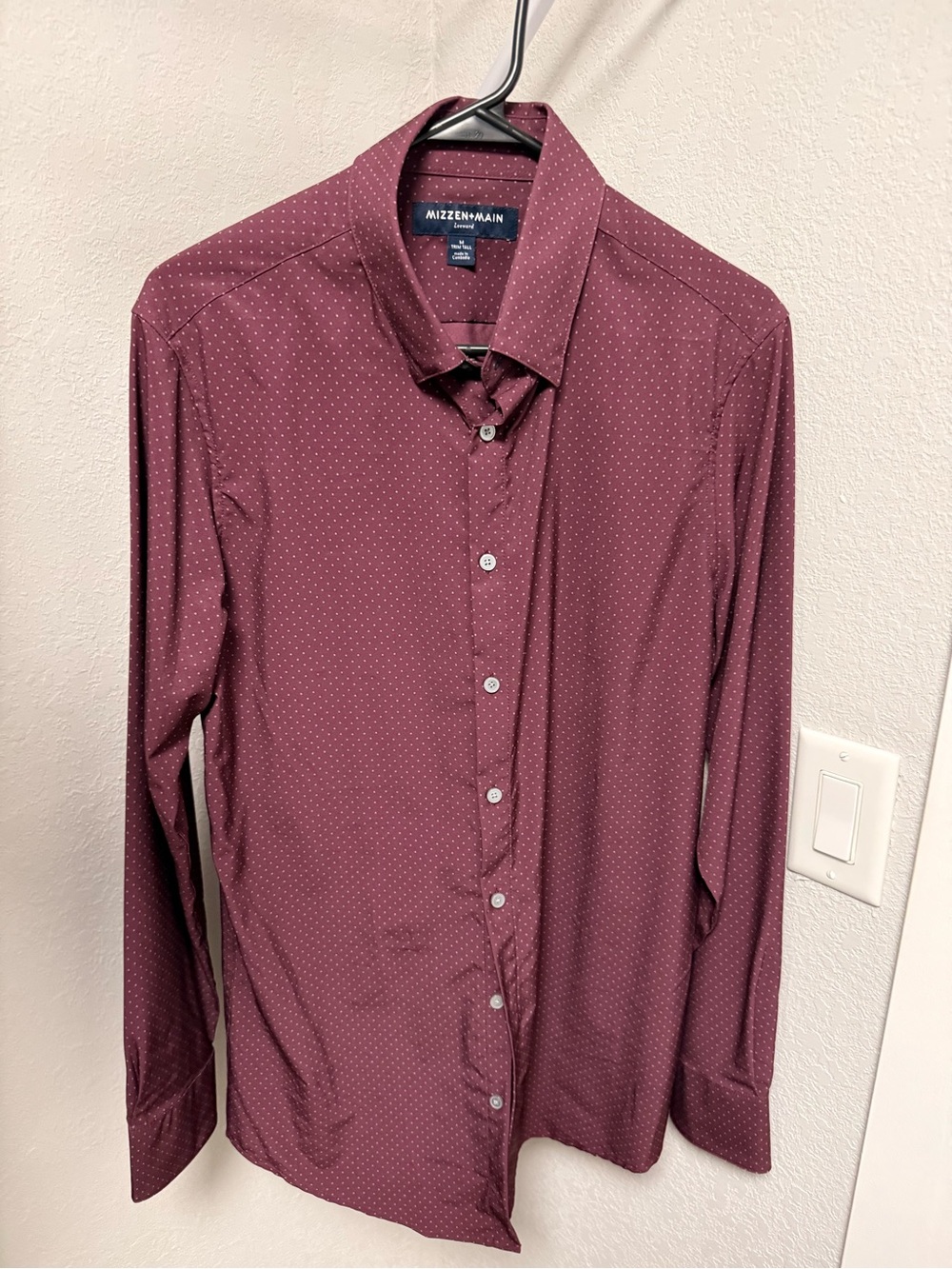 Mizzen+Main Leeward Long Sleeve Button Up- NWOT - Medium Trim Tall